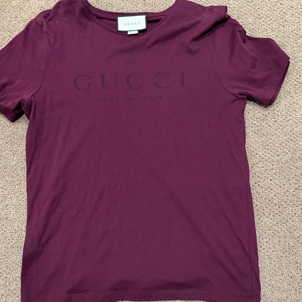 Gucci Deep Burgundy Tee
Size large 
Great condition